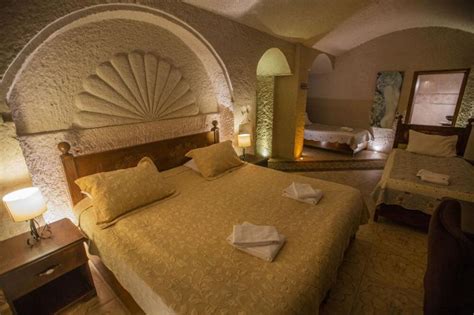 HERMES CAVE HOTEL .